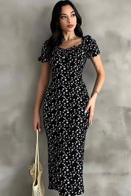 Lastikli U Kare Yakalı Kısa Kollu Fit Kalıp Kurdelalı Likralı Çiçek Desen Yırtmaçlı Diz Altı Elbise