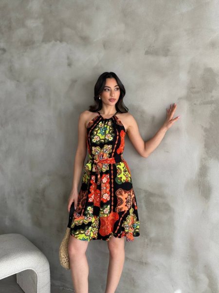 Kadın Boyundan Ayarlamalı Kuşaklı Desenli Kloş Elbise