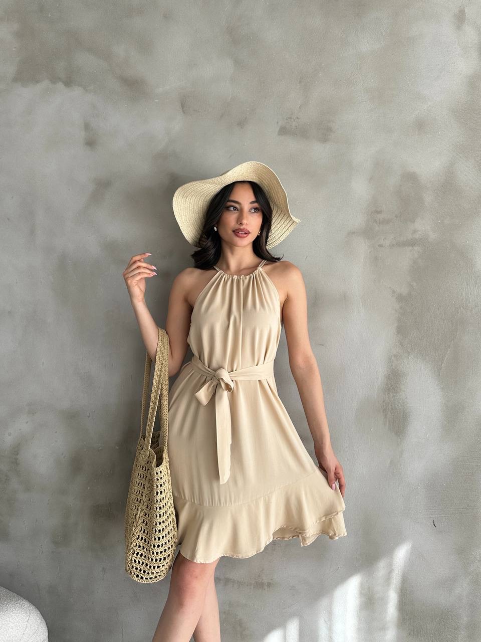 Kadın Bej Boyundan Ayarlamalı Kuşaklı Kloş Elbise