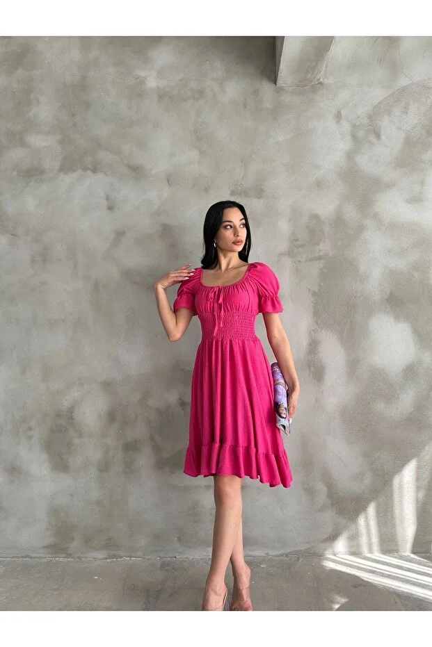 Büzgü ve Fırfırlı Kayık Yaka Mini Elbise – Pembe - Görsel 5