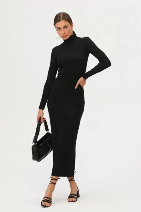 Kadın Siyah Boğazlı Uzun Maxi Elbise