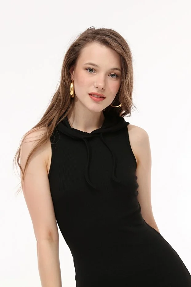 Kadın Siyah Kapüşonlu Örme Elbise - Görsel 5