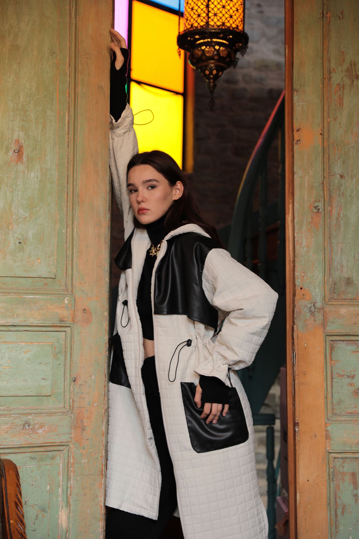 Deri Kumaş Garni Detay Jakar Kadın Trençkot-Bej - Görsel 8