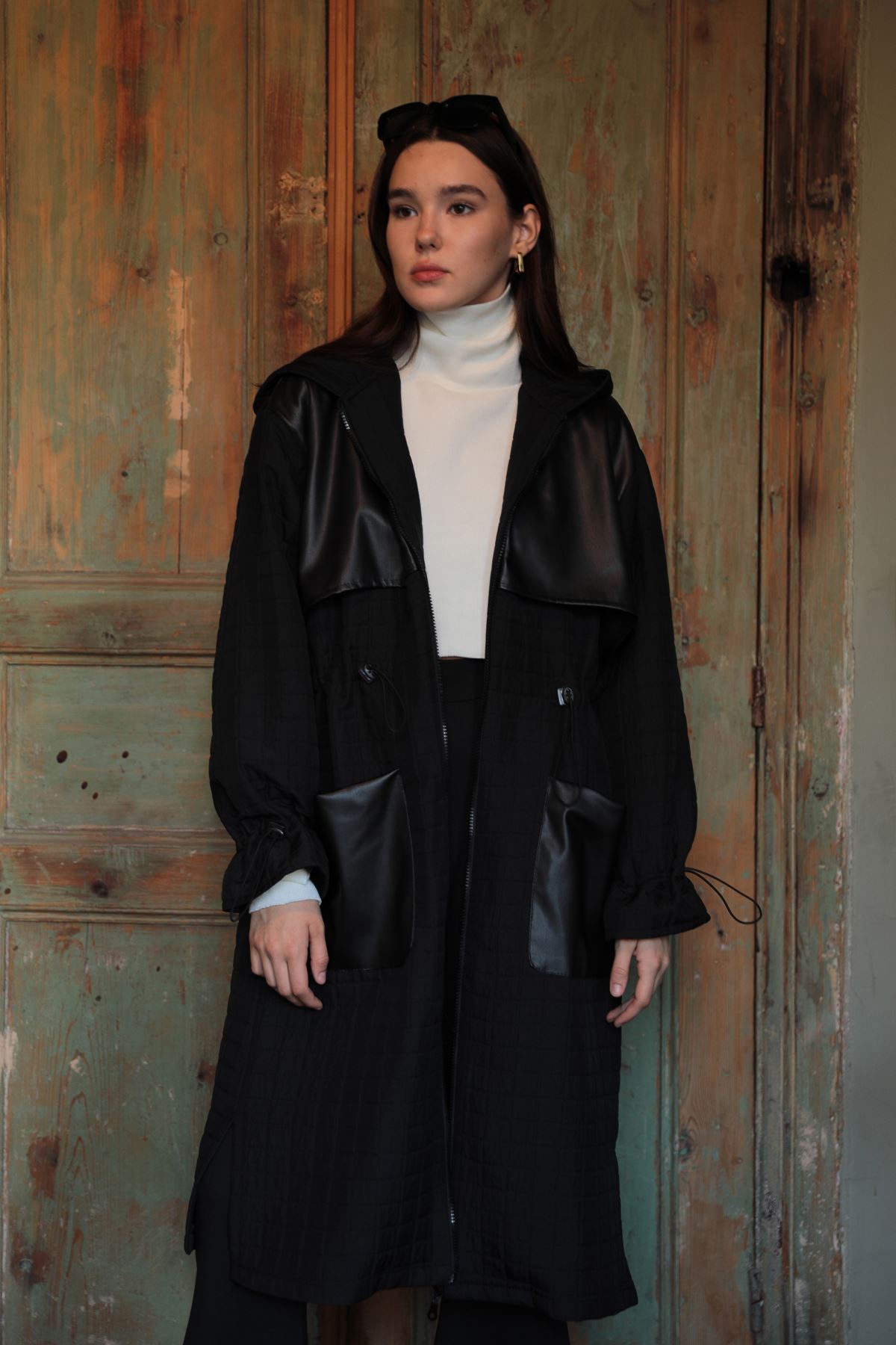 Deri Kumaş Garni Detay Jakar Kadın Trençkot-Siyah - Görsel 8