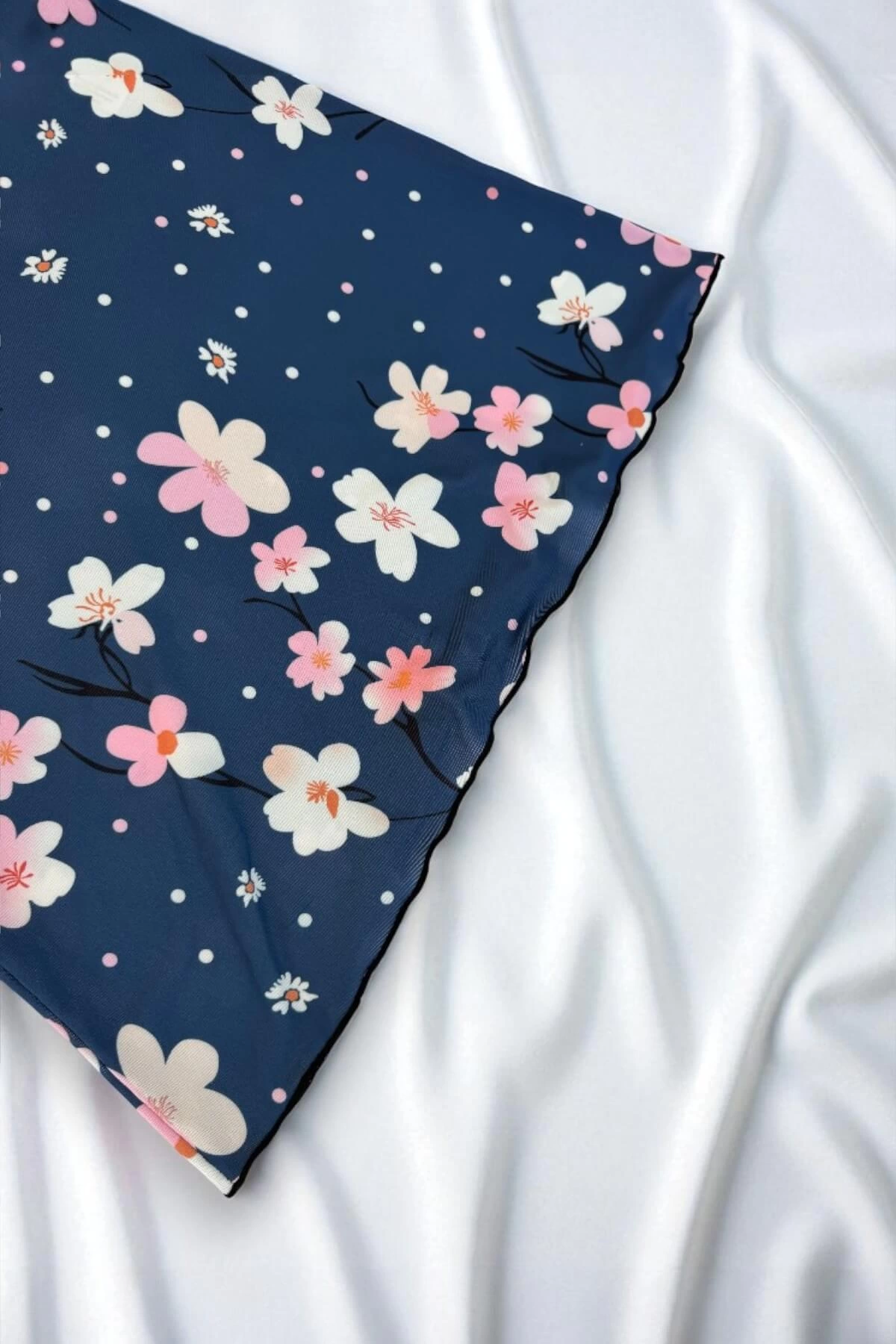 Çiçek Desenli Mavi Askılı Gecelik - Görsel 4