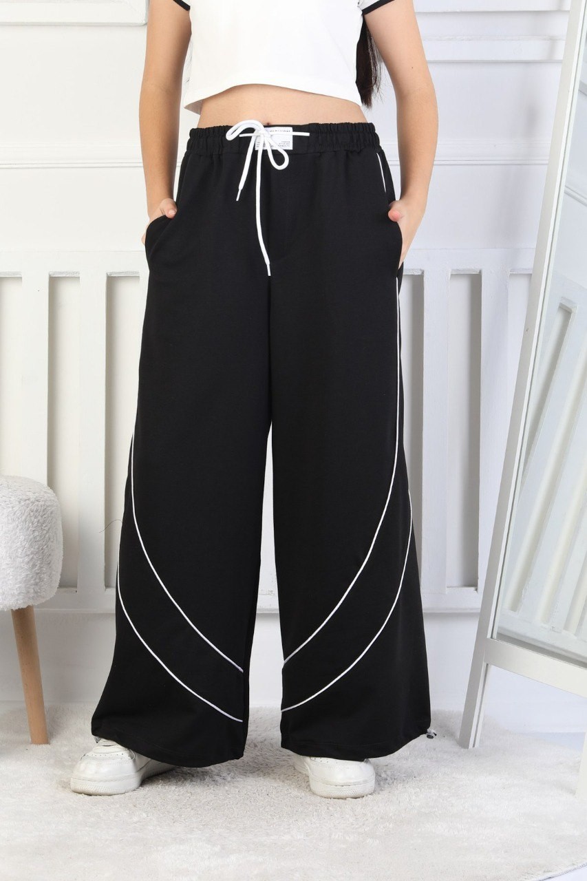 İki İplik Baskılı Çapraz Çizgili Siyah Kız Çocuk Eşofman Altı 1 İki İplik Baskılı Çapraz Çizgili Siyah Kız Çocuk Eşofman Altı