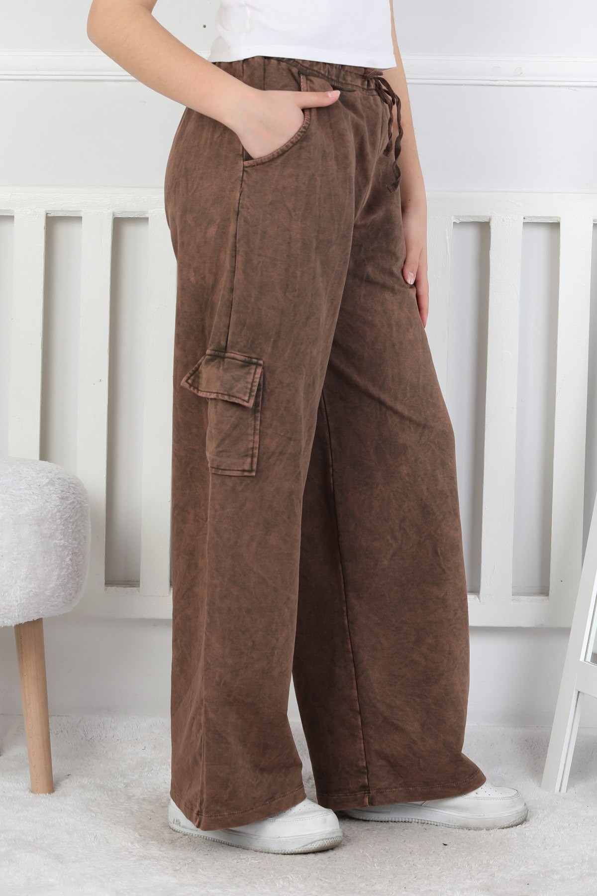 İki İplik Yıkamalı Kargo Çepli Kız Çocuk Kahverengi Eşofman Altı 1 İki İplik Yıkamalı Kargo Çepli Kız Çocuk Kahverengi Eşofman Altı