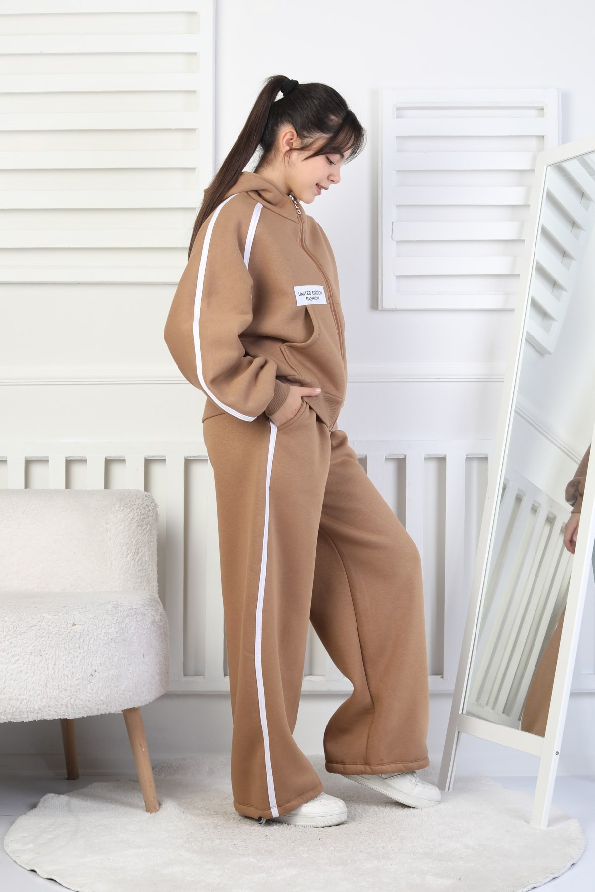 Üç İplik Şardonlu Fermuarlı Kapüşonlu Kız Çocuk Takım 2 Üç İplik Şardonlu Fermuarlı Kapüşonlu Kız Çocuk Takım - Görsel 2