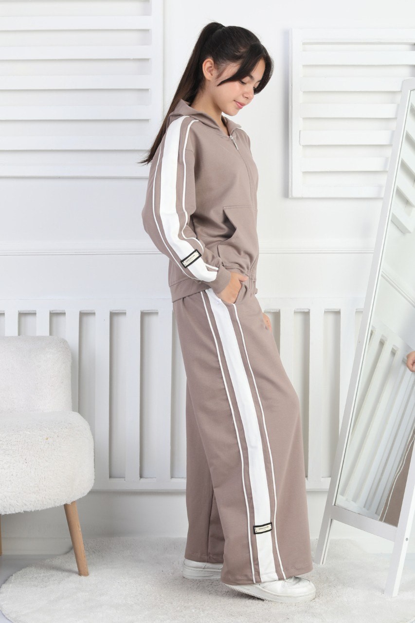 İki İplik Çizgili Kapşonlu Fermuarlı Kız Çocuk Takım 1 İki İplik Çizgili Kapşonlu Fermuarlı Kız Çocuk Takım